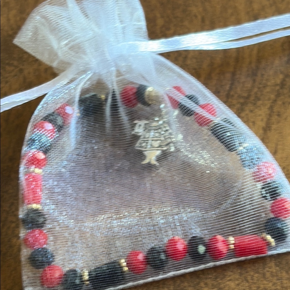 Red and Black Beaded Bracelet with Rabbit Charm - Picture 4 of 4